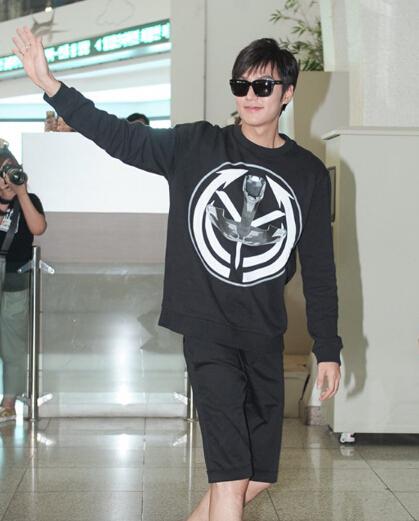 长腿男神李敏镐夏季着装搭配指南