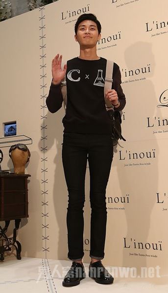 初秋跟男星学穿九分裤 华丽变身个性帅男