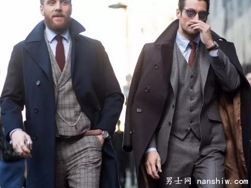 大衣都有那些分类?如何将大衣穿出走路生风的气魄?