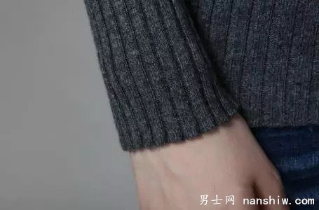 高领毛衣秋冬必备,时髦的穿搭法则