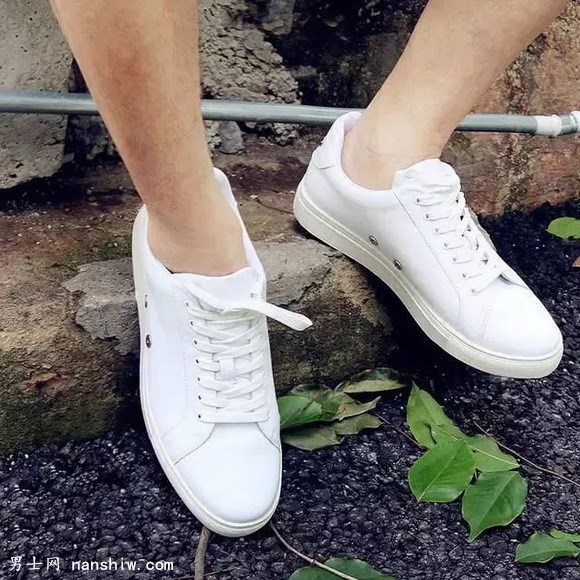 男生夏日怎么搭配,才能从头帅倒脚?