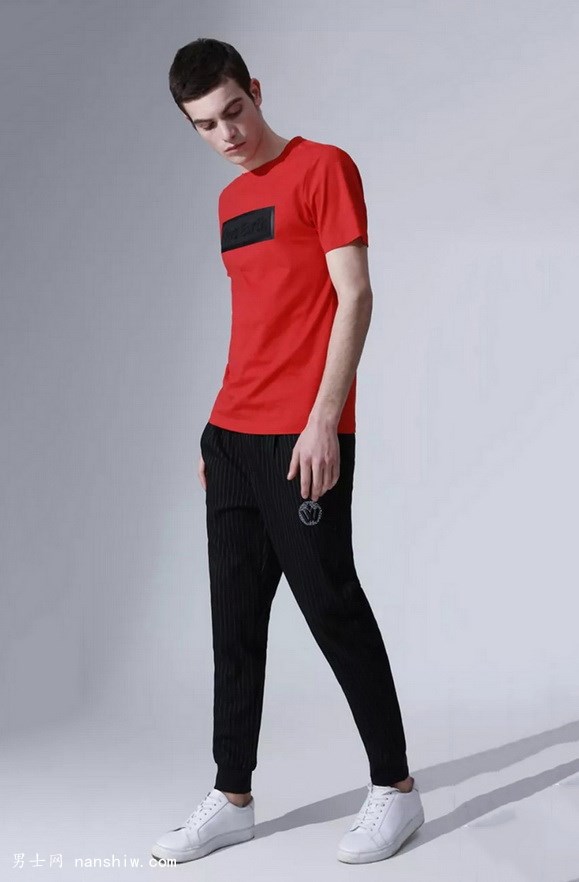 什么脸型搭配什么样衣领口,你衣服搭对了吗?