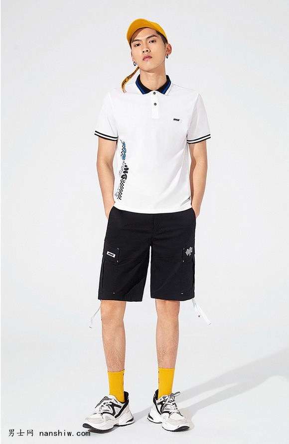 00后19岁要进大学门的少年怎么穿衣搭配,才能充满活力学院风