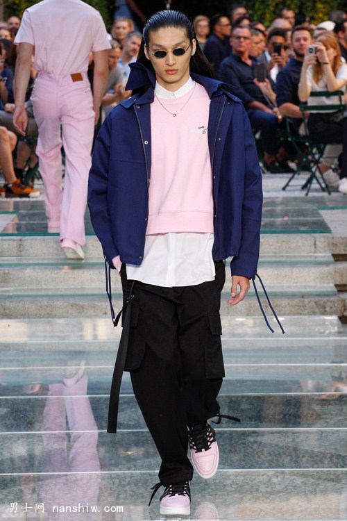 Versace ˼2018װϵУѼĴ