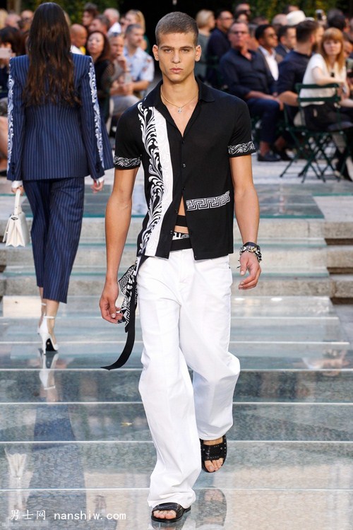 Versace ˼2018װϵУѼĴ