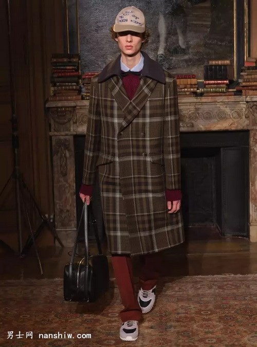 Valentino 2017ﶬ˱ 