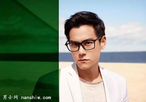 换掉黑框眼镜是亚洲男性提升品味的第一步