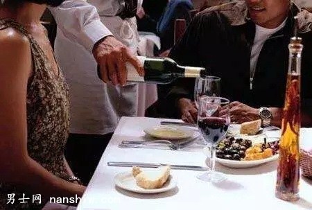 葡萄酒礼仪之饮酒的那些事