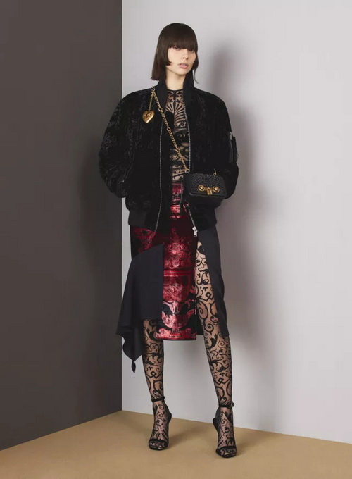Versace˼2018ŮװϵУң̽