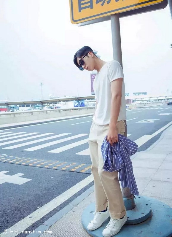 男生夏季“小奶狗”的穿搭秘诀