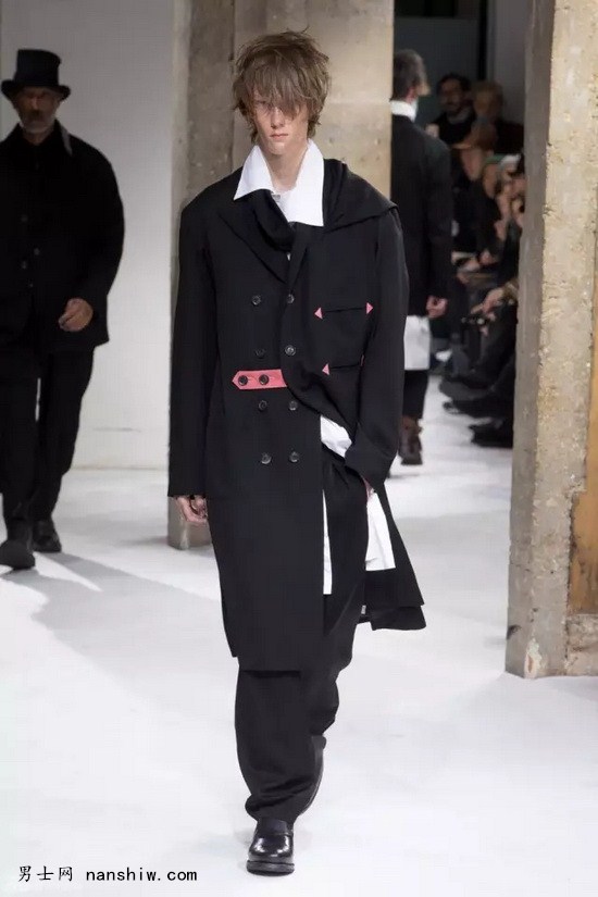 СʲôYohji Yamamotoʶһŵ˺Ͳ˧