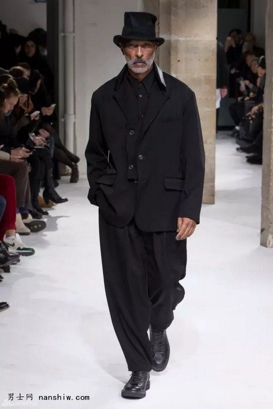 СʲôYohji Yamamotoʶһŵ˺Ͳ˧