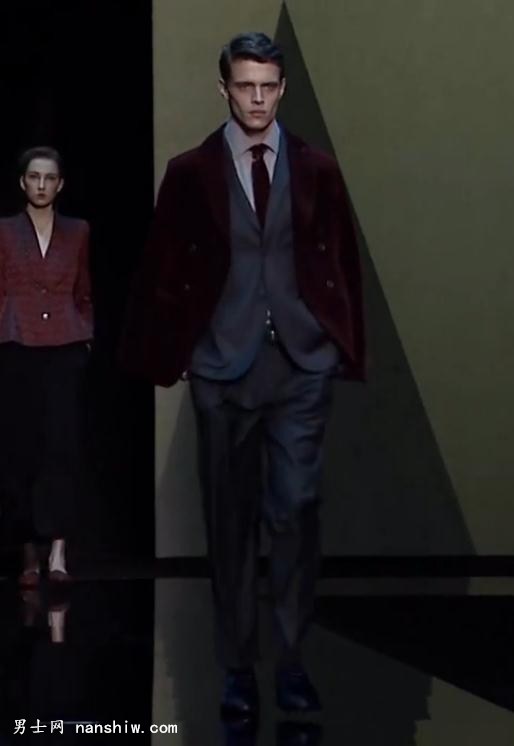 Giorgio ArmaniΡᣩMen's Fall Winter 2017/18 Fashion Show
