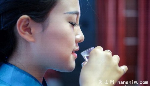 如何品白酒?白酒香型都有哪些分类?