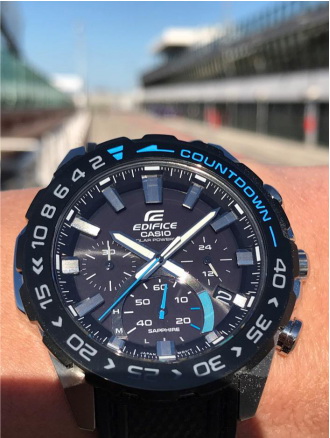 全新旋转刻盘,活力酷现腕间。卡西欧EDIFICE EFS-S550系列焕新腕表界