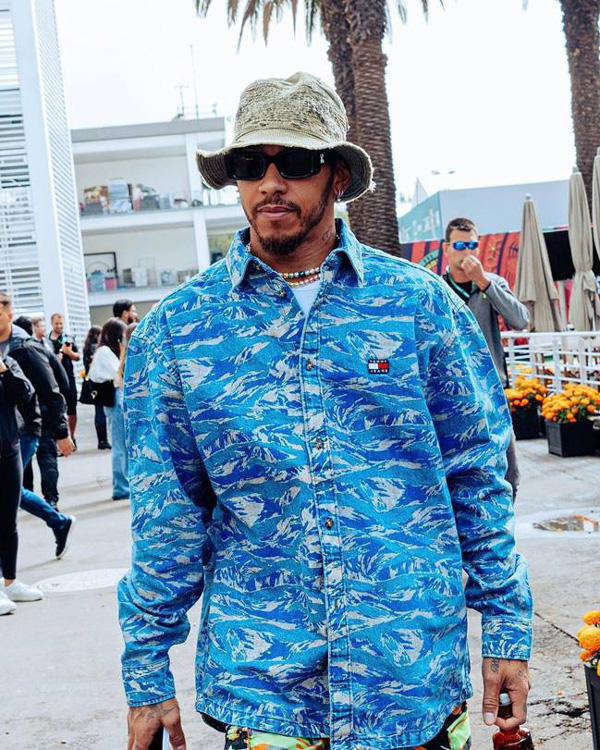 Lewis Hamilton,George RussellԼCarmen Montero MundtTOMMY HILFIGERTOMMY JEANSīǴ